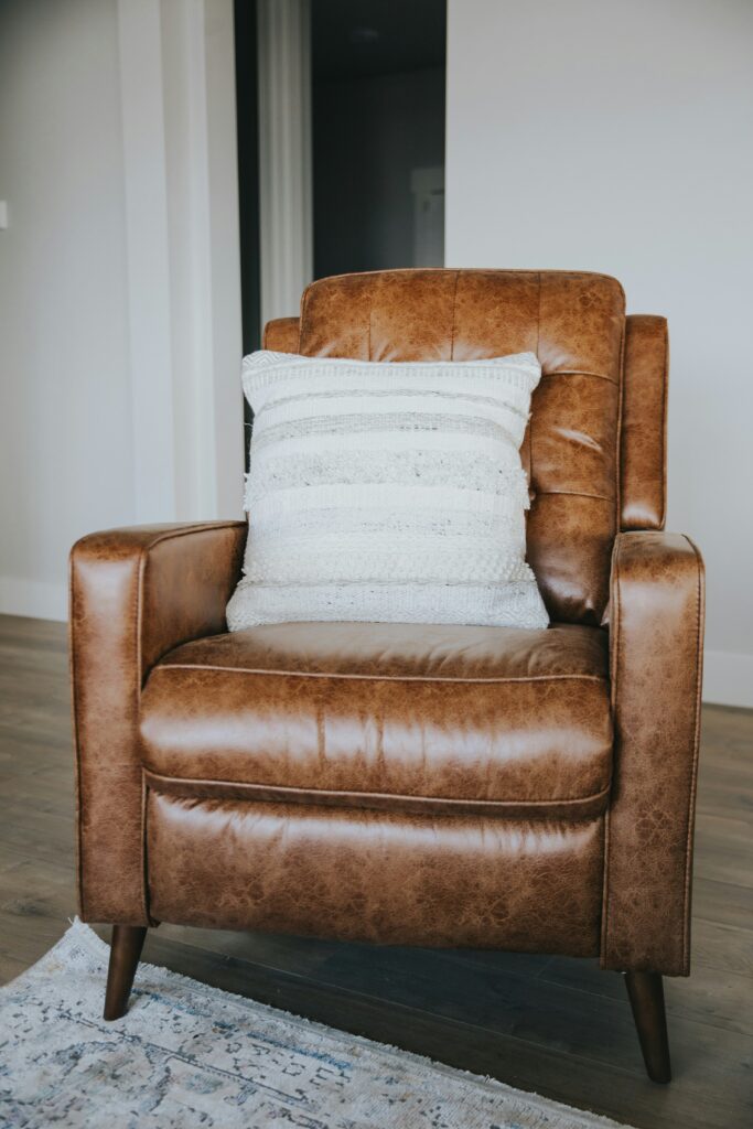 Khloe Arledge 9KXhSAL 0ps Unsplash 683x1024